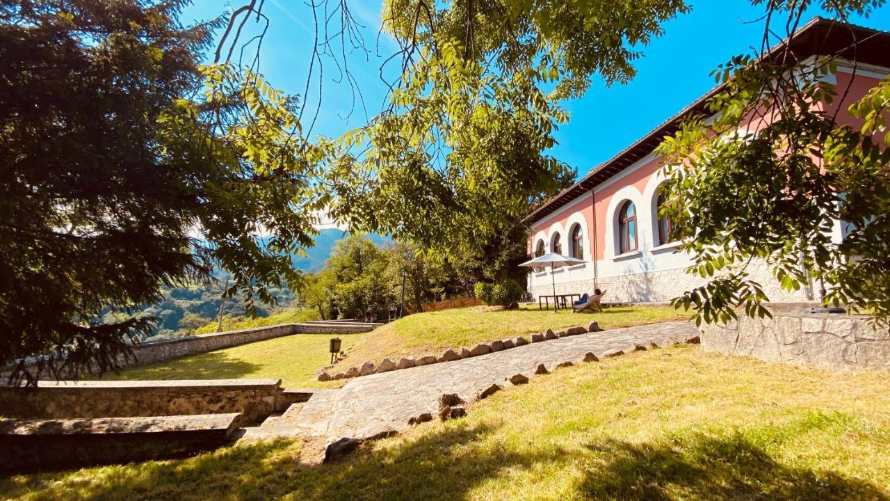 Apartamentos Rurales "Les Escueles De Collia" Esterno foto